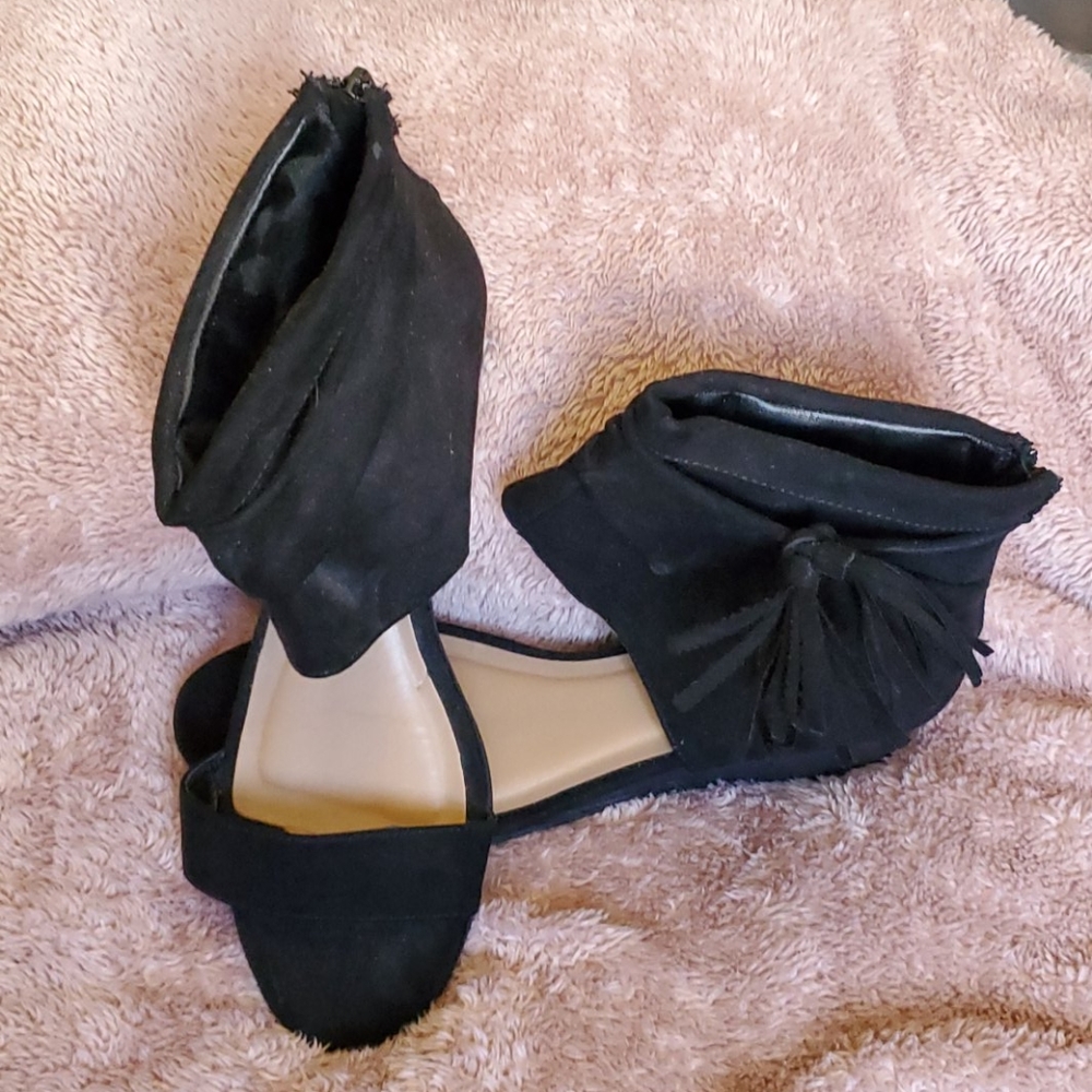 Black wedge sandals